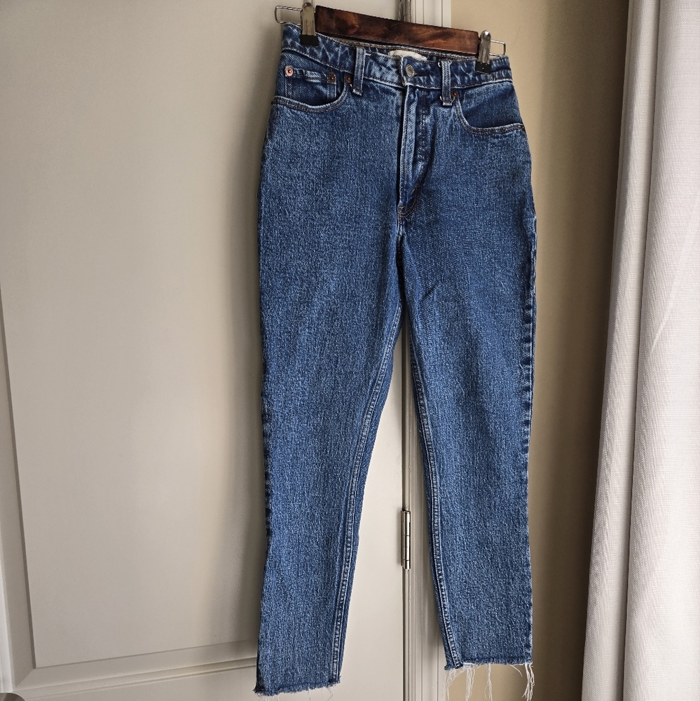 Abercrombie & Fitch • Women's Skinny High Rise (Curve Love) Jeans